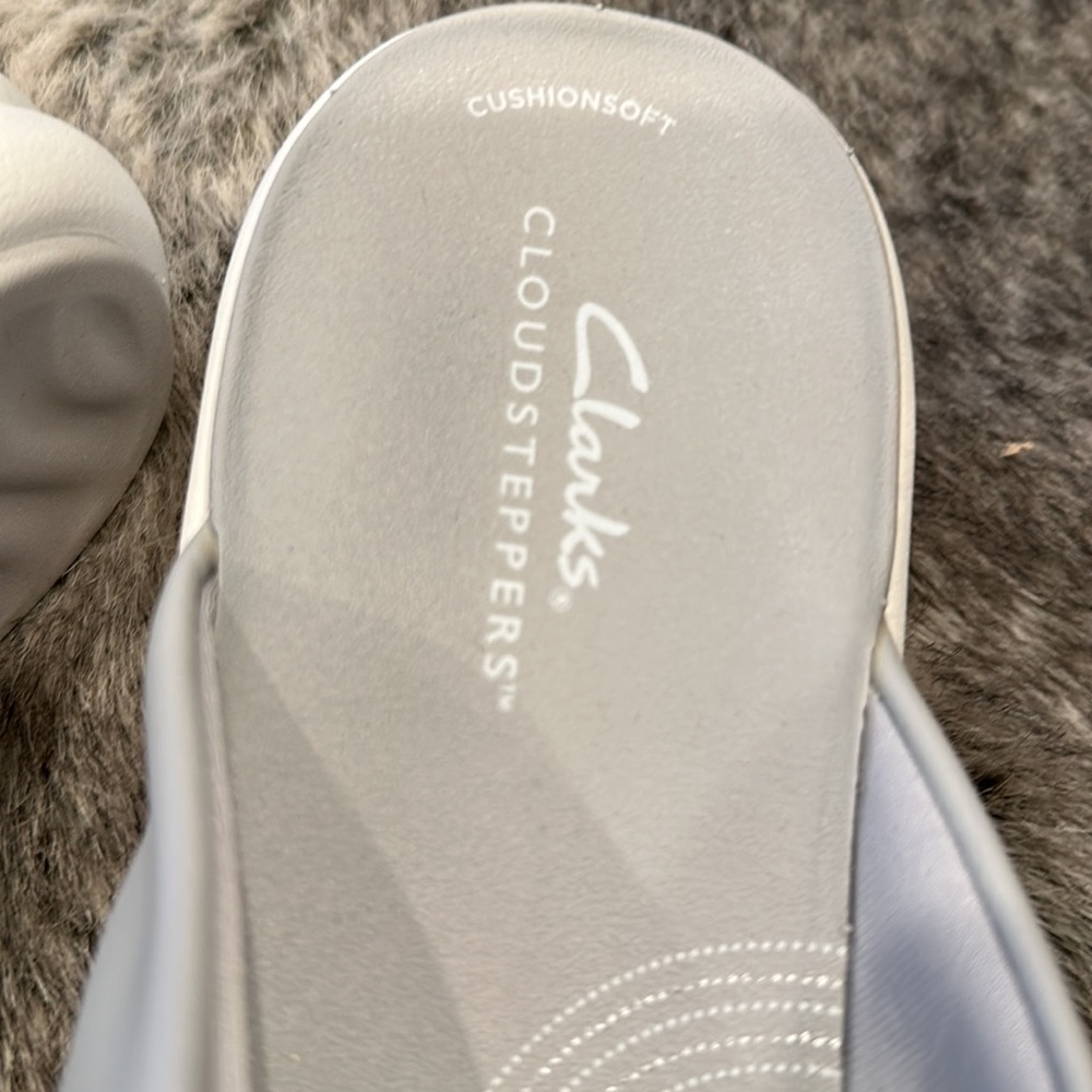 Clarks sandals - Picture 3 of 5
